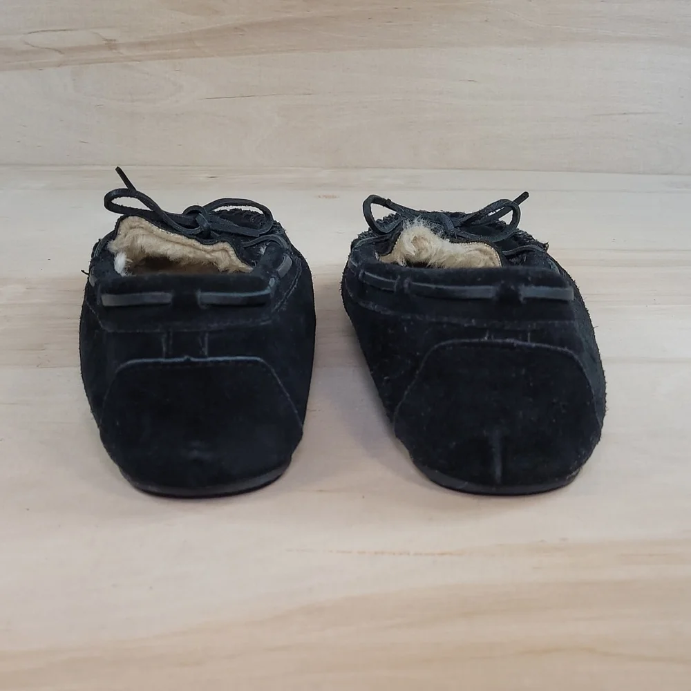 Minnetonka Moccasin Black Women's Slippers - Picture 7 of 10